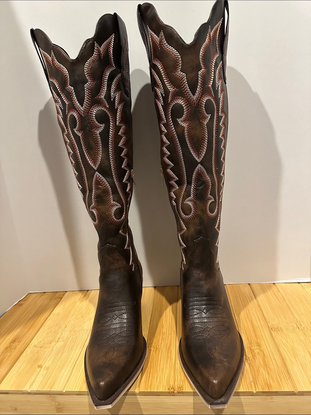 502HE - Women's Tall Brown Western Cowboy Boots with Decorative Stitching